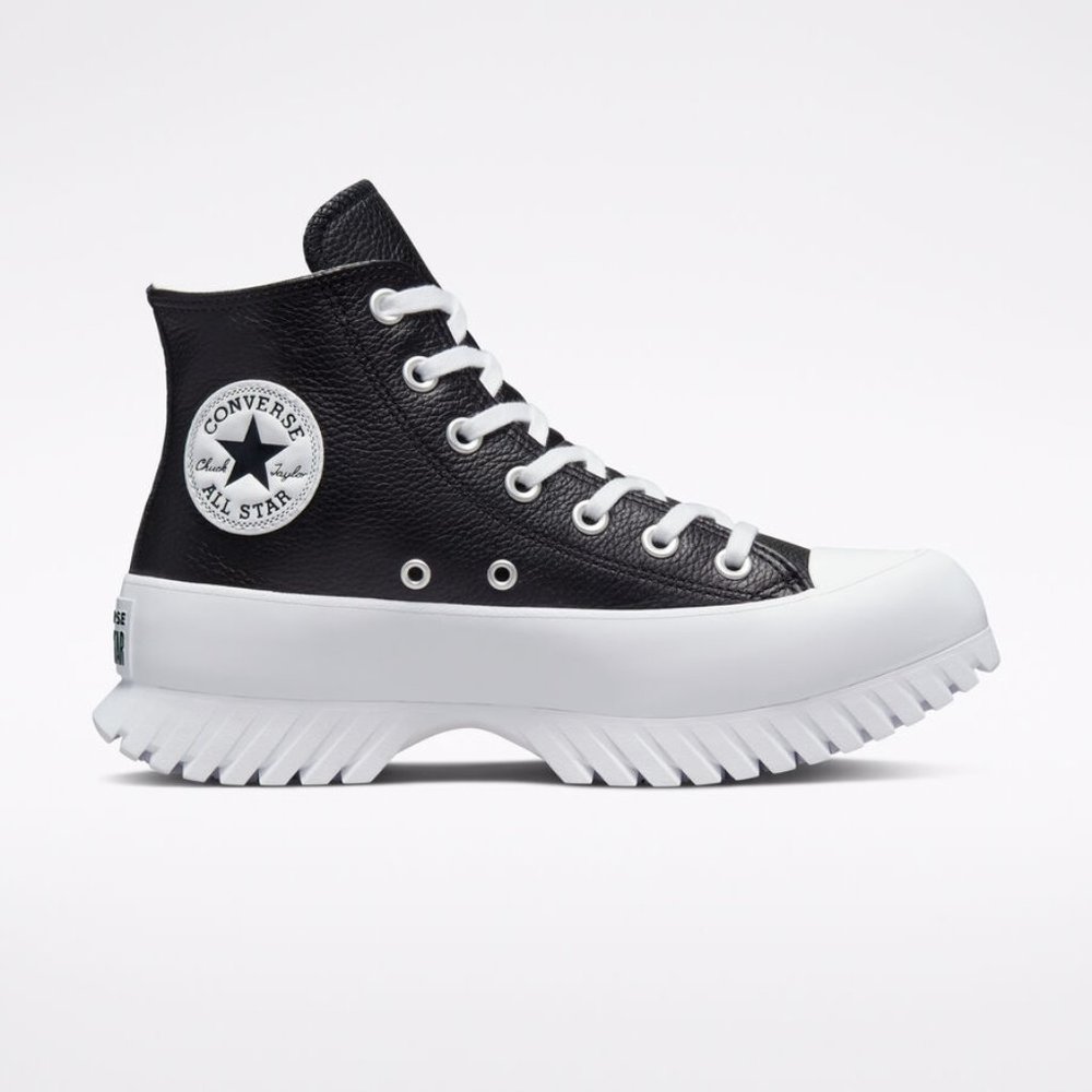 Converse Chuck Taylor All Star Lugged 2.0 Leather - brand new in box!